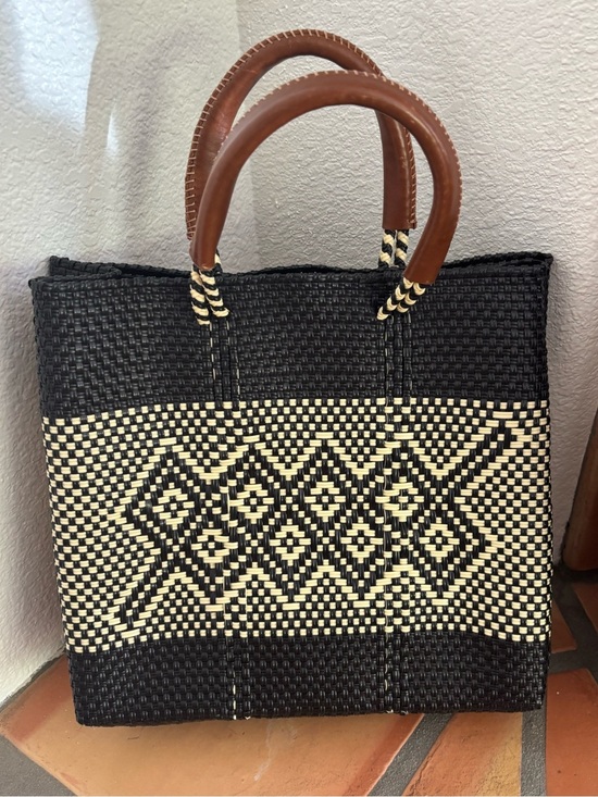 Handbags - Artisan hand Woven Black & Cream Tote Bag with Leather Handles: Mexico